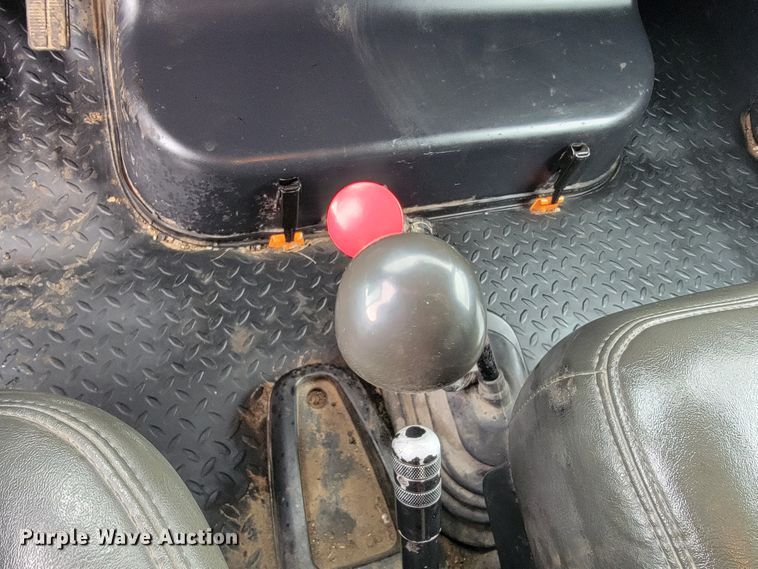 image for item JL9693 2008 GMC C7C042  dump truck