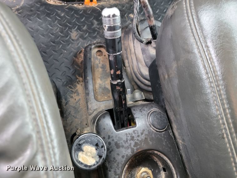 image for item JL9693 2008 GMC C7C042  dump truck