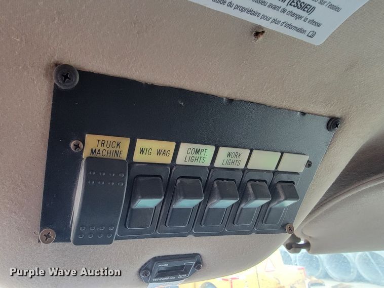 image for item JL9693 2008 GMC C7C042  dump truck