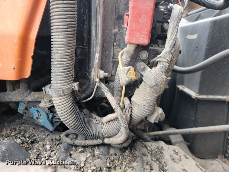 image for item JL9693 2008 GMC C7C042  dump truck