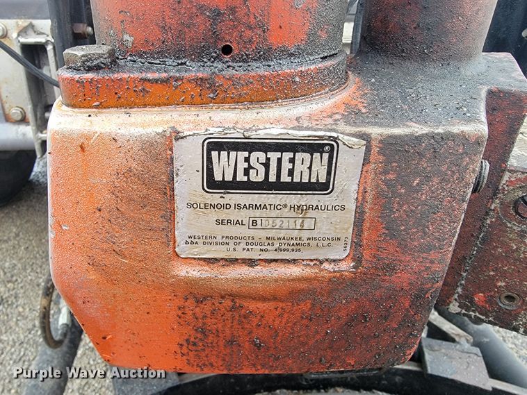 image for item JL9693 2008 GMC C7C042  dump truck