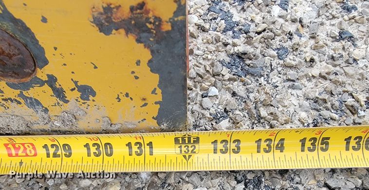 image for item JL9693 2008 GMC C7C042  dump truck