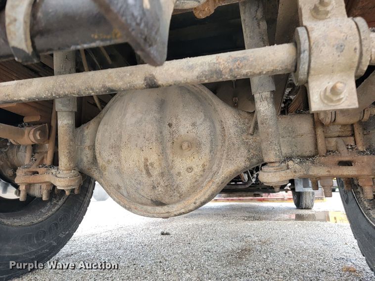 image for item JL9693 2008 GMC C7C042  dump truck