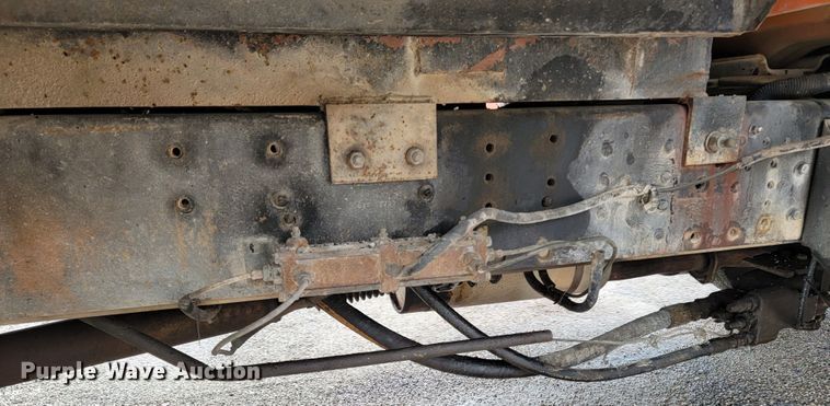 image for item JL9693 2008 GMC C7C042  dump truck