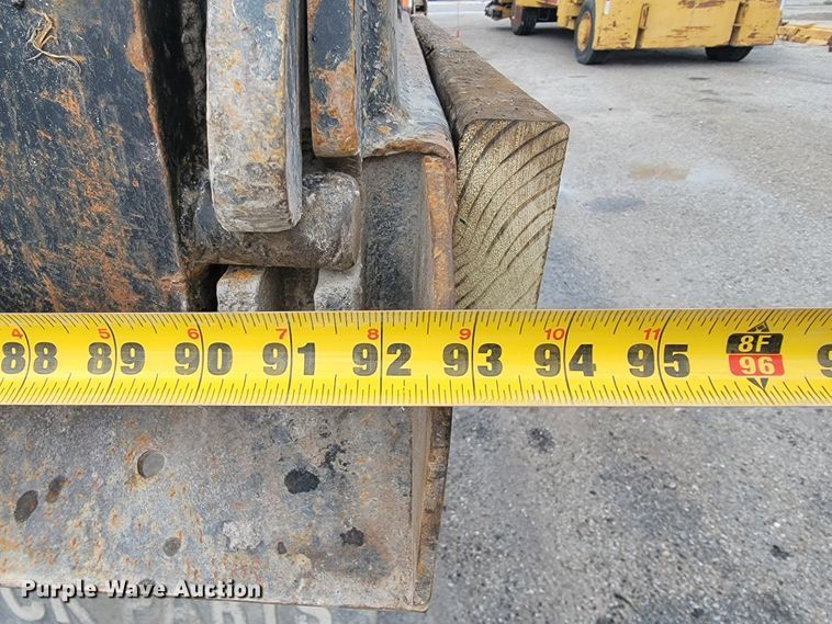 image for item JL9693 2008 GMC C7C042  dump truck