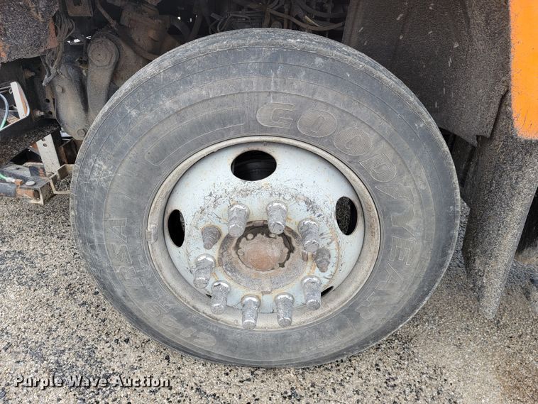 image for item JL9693 2008 GMC C7C042  dump truck