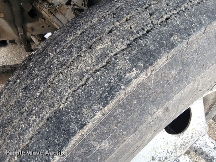 image for item JL9693 2008 GMC C7C042  dump truck