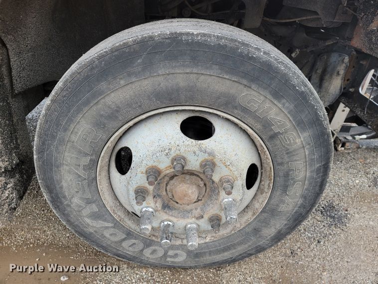 image for item JL9693 2008 GMC C7C042  dump truck