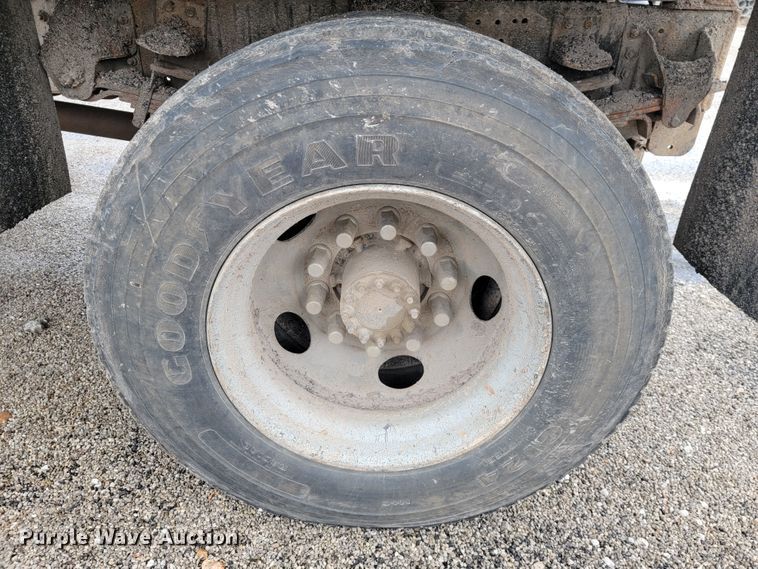 image for item JL9693 2008 GMC C7C042  dump truck