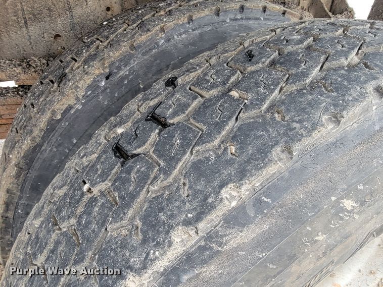 image for item JL9693 2008 GMC C7C042  dump truck