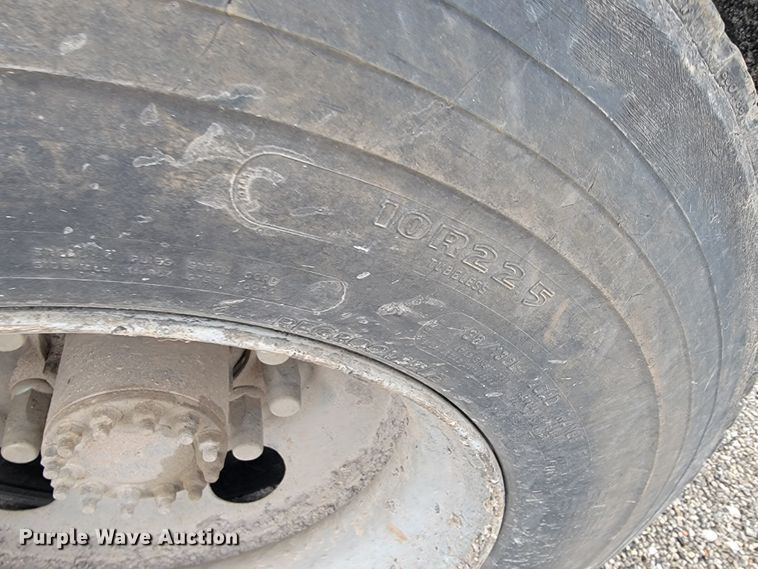 image for item JL9693 2008 GMC C7C042  dump truck