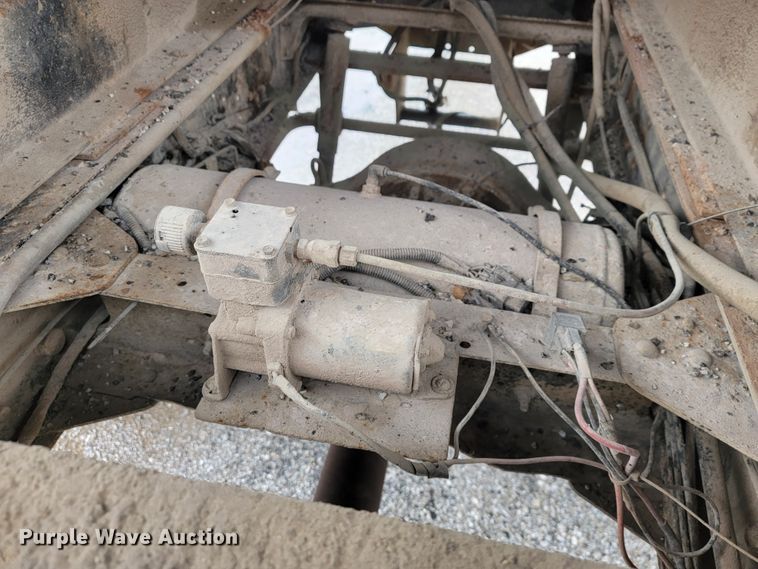 image for item JL9693 2008 GMC C7C042  dump truck