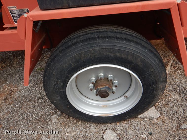 image for item JS9582 2012 Morbark Beever M15R  wood chipper