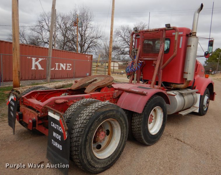 image for item JS9583 2006 Kenworth T800  semi truck