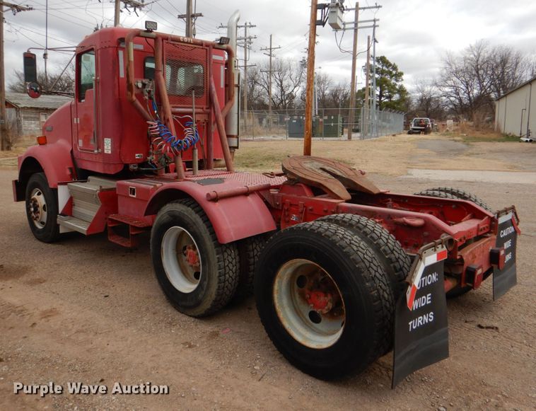image for item JS9583 2006 Kenworth T800  semi truck