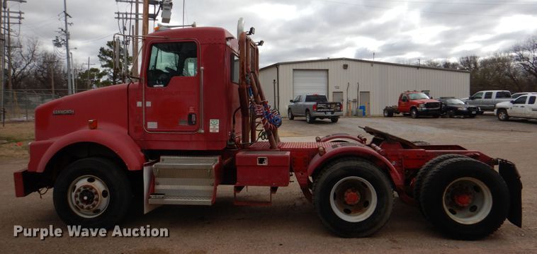 image for item JS9583 2006 Kenworth T800  semi truck