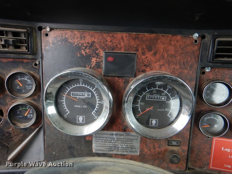 image for item JS9583 2006 Kenworth T800  semi truck