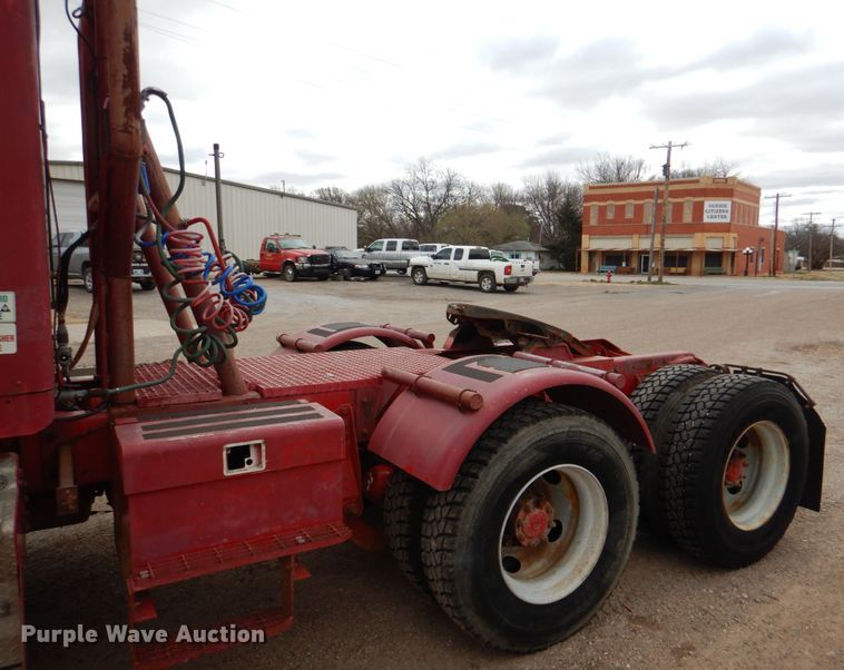 image for item JS9583 2006 Kenworth T800  semi truck