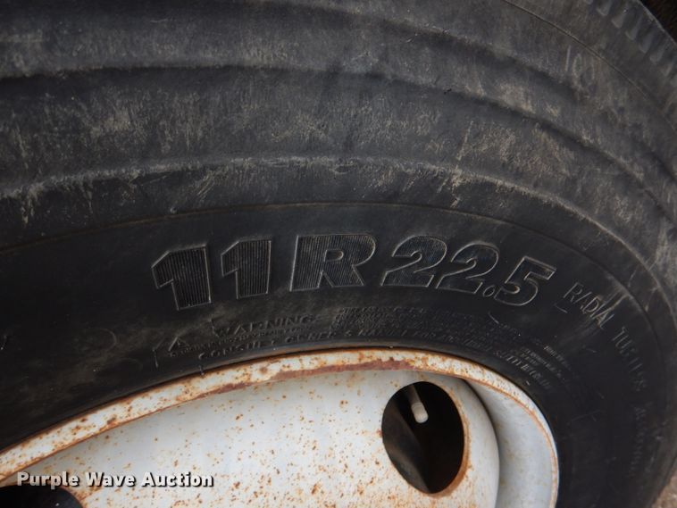 image for item JS9583 2006 Kenworth T800  semi truck