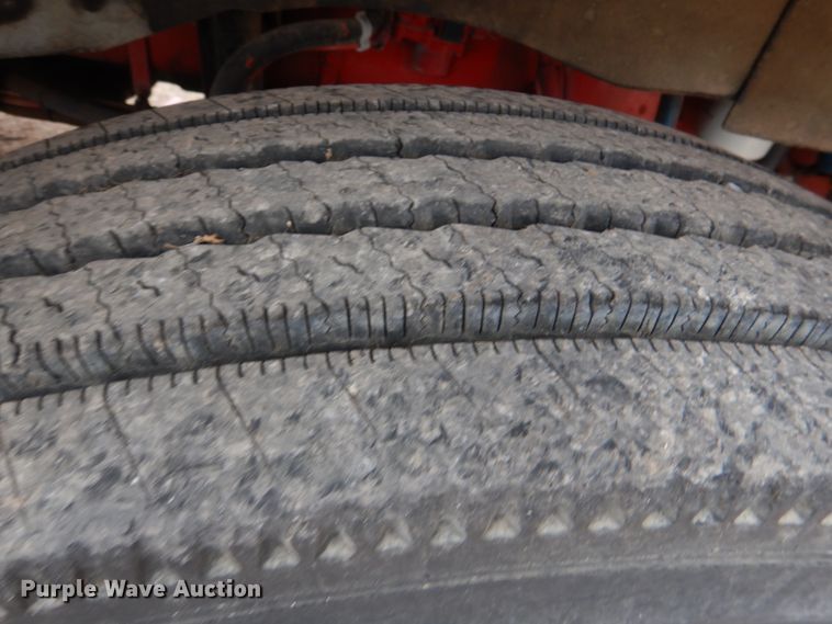 image for item JS9583 2006 Kenworth T800  semi truck