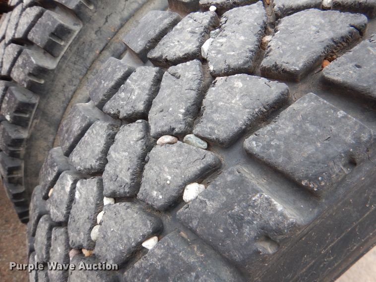 image for item JS9583 2006 Kenworth T800  semi truck