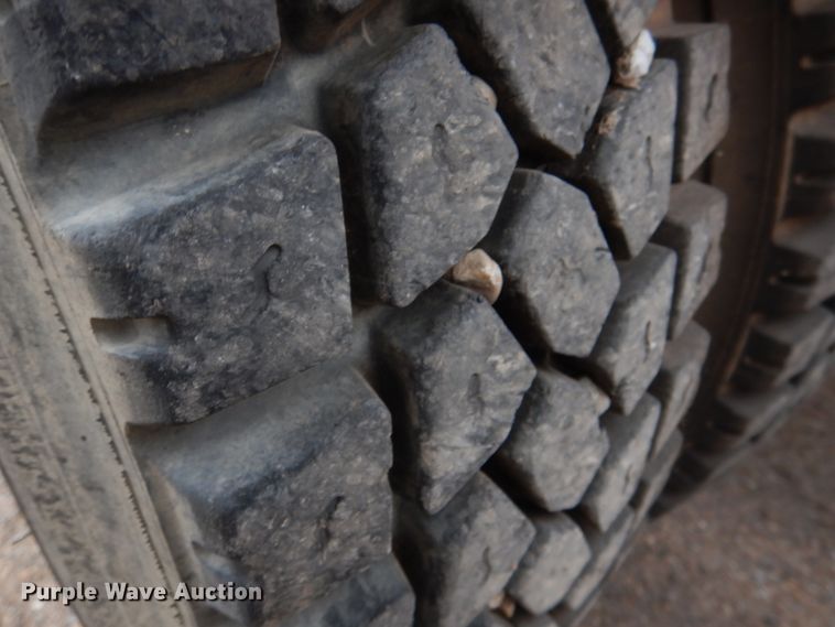 image for item JS9583 2006 Kenworth T800  semi truck