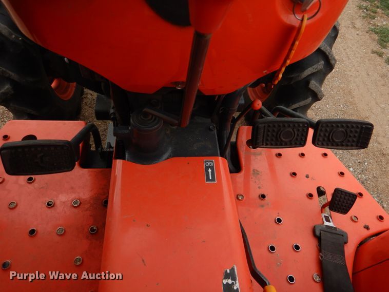 image for item JS9584 2014 Kubota L3901  MFWD tractor