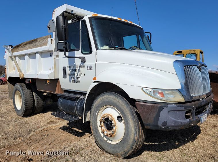 image for item JS9639 2005 International 4300  dump truck