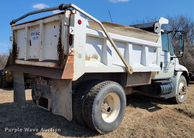 image for item JS9639 2005 International 4300  dump truck