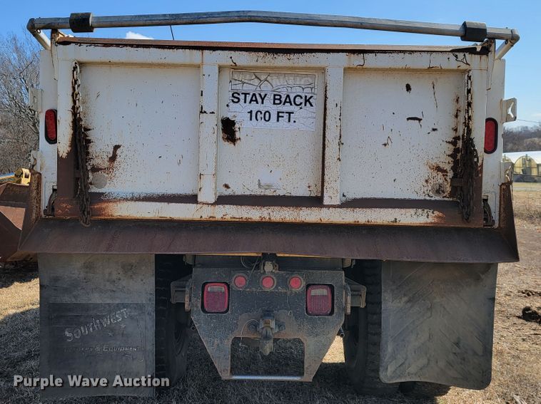 image for item JS9639 2005 International 4300  dump truck