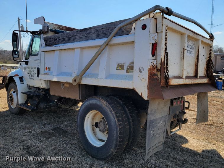 image for item JS9639 2005 International 4300  dump truck