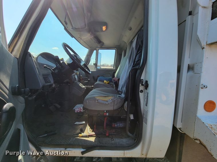 image for item JS9639 2005 International 4300  dump truck