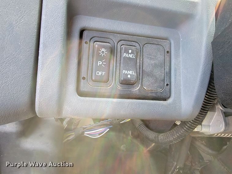 image for item JS9639 2005 International 4300  dump truck