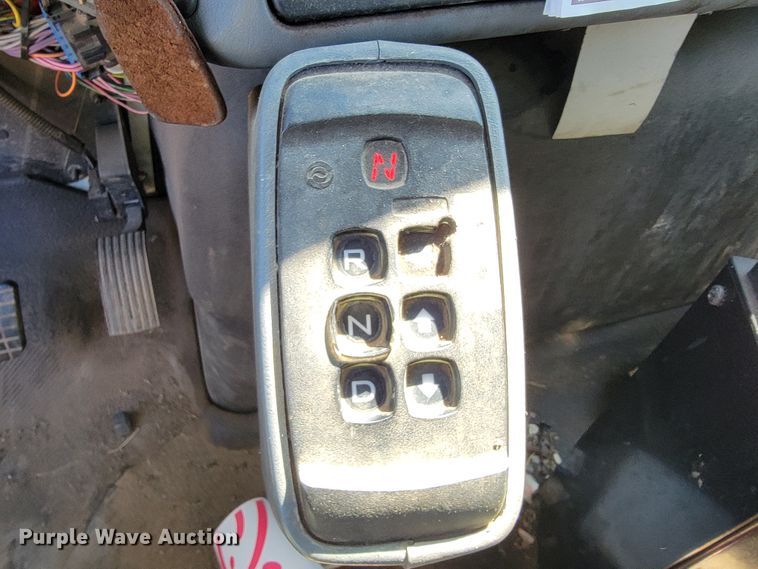 image for item JS9639 2005 International 4300  dump truck