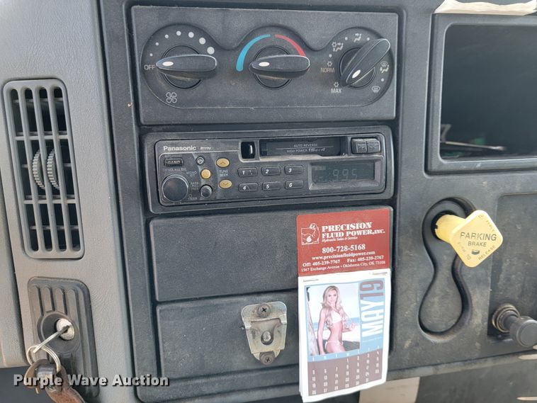 image for item JS9639 2005 International 4300  dump truck