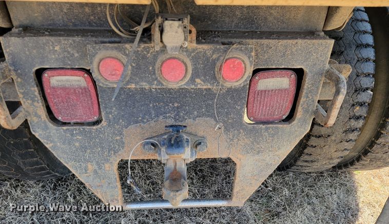 image for item JS9639 2005 International 4300  dump truck