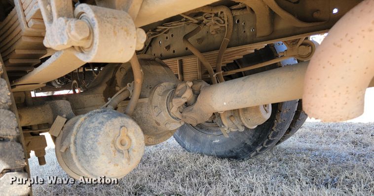 image for item JS9639 2005 International 4300  dump truck