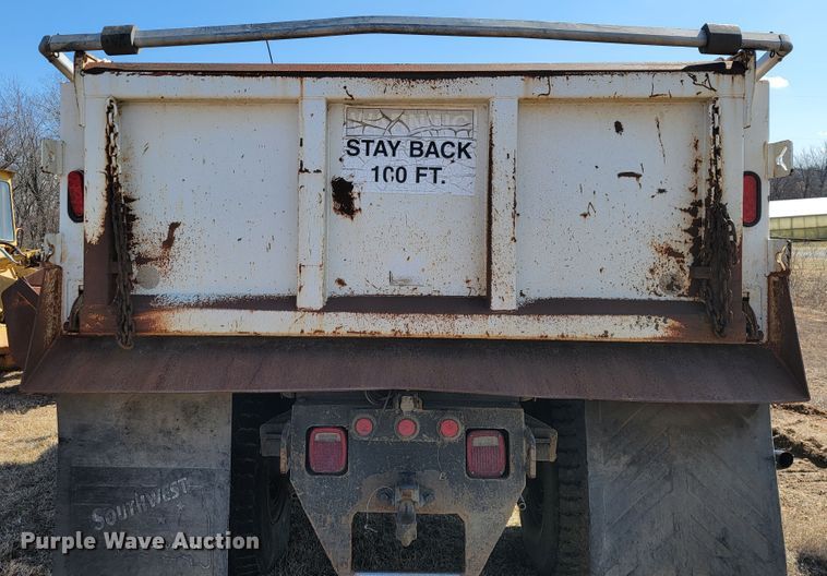 image for item JS9639 2005 International 4300  dump truck