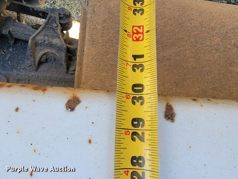 image for item JS9639 2005 International 4300  dump truck