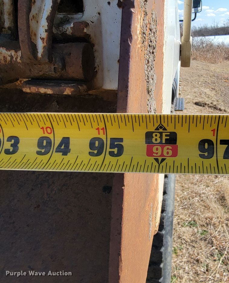 image for item JS9639 2005 International 4300  dump truck