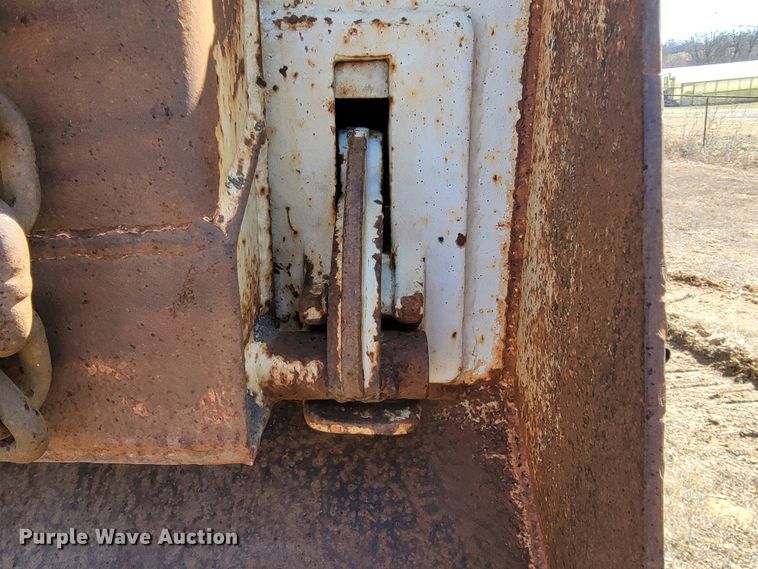 image for item JS9639 2005 International 4300  dump truck