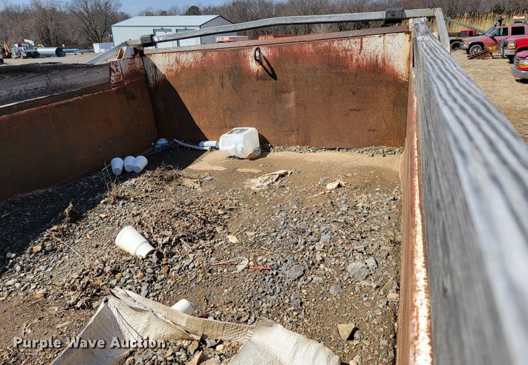 image for item JS9639 2005 International 4300  dump truck