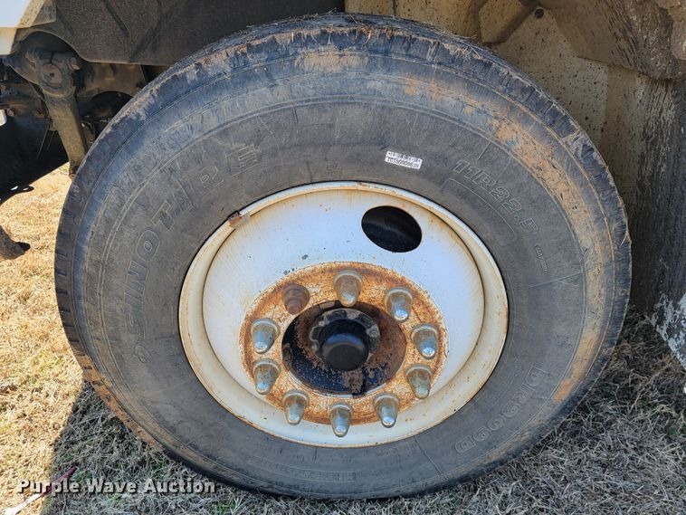 image for item JS9639 2005 International 4300  dump truck