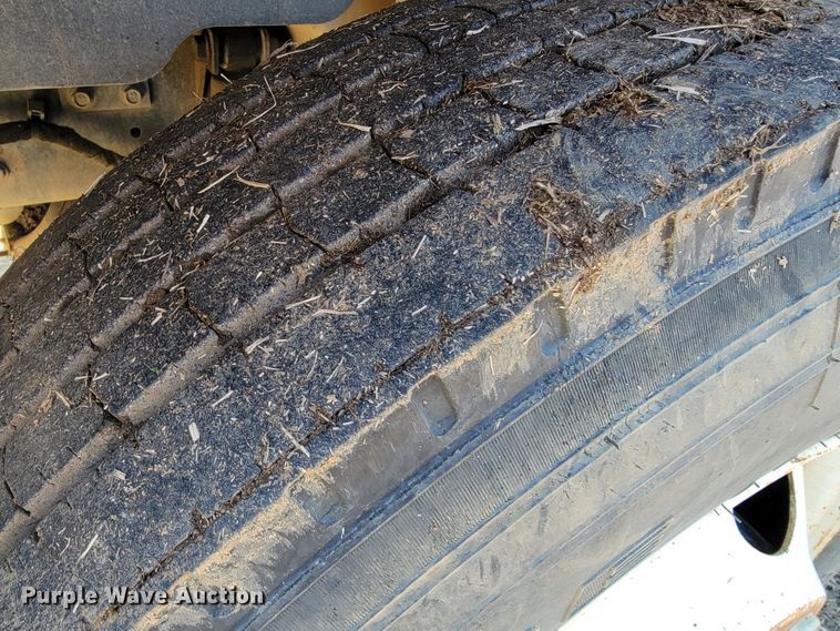 image for item JS9639 2005 International 4300  dump truck