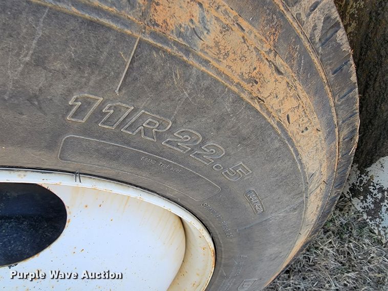 image for item JS9639 2005 International 4300  dump truck