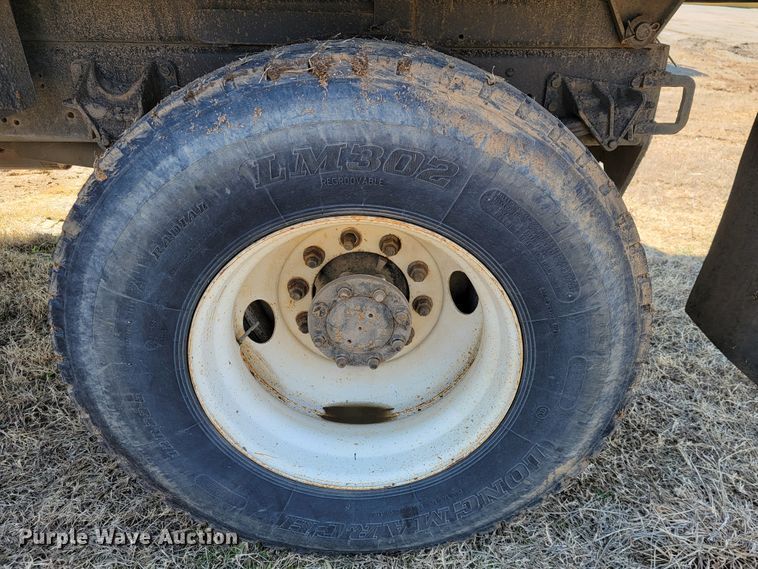 image for item JS9639 2005 International 4300  dump truck