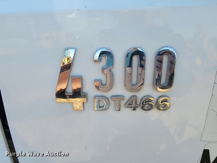 image for item JS9639 2005 International 4300  dump truck