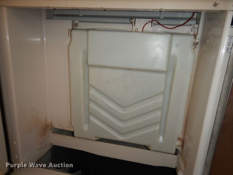 image for item JV9239 2005 Manitowoc SY0455W  ice maker