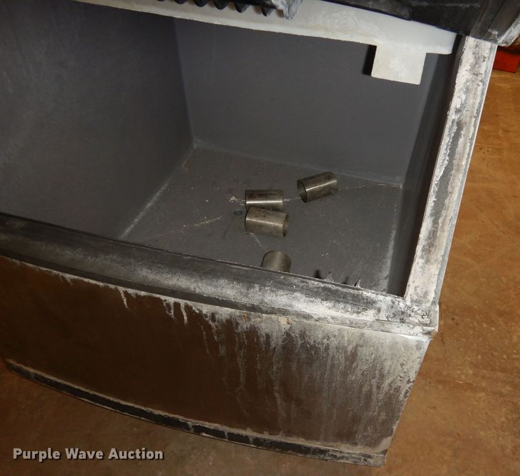 image for item JV9239 2005 Manitowoc SY0455W  ice maker