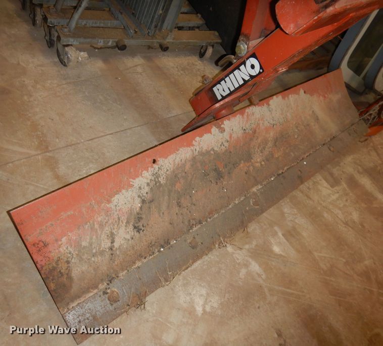 image for item JV9243 Rhino R200  5'W blade